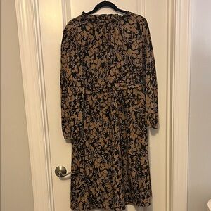 BloomChic Black and Tan Floral Long Sleeve Dress